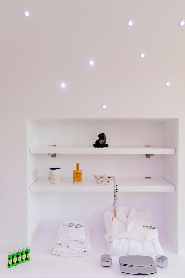 BlackStone Luxury Suites Emporio  Extérieur photo