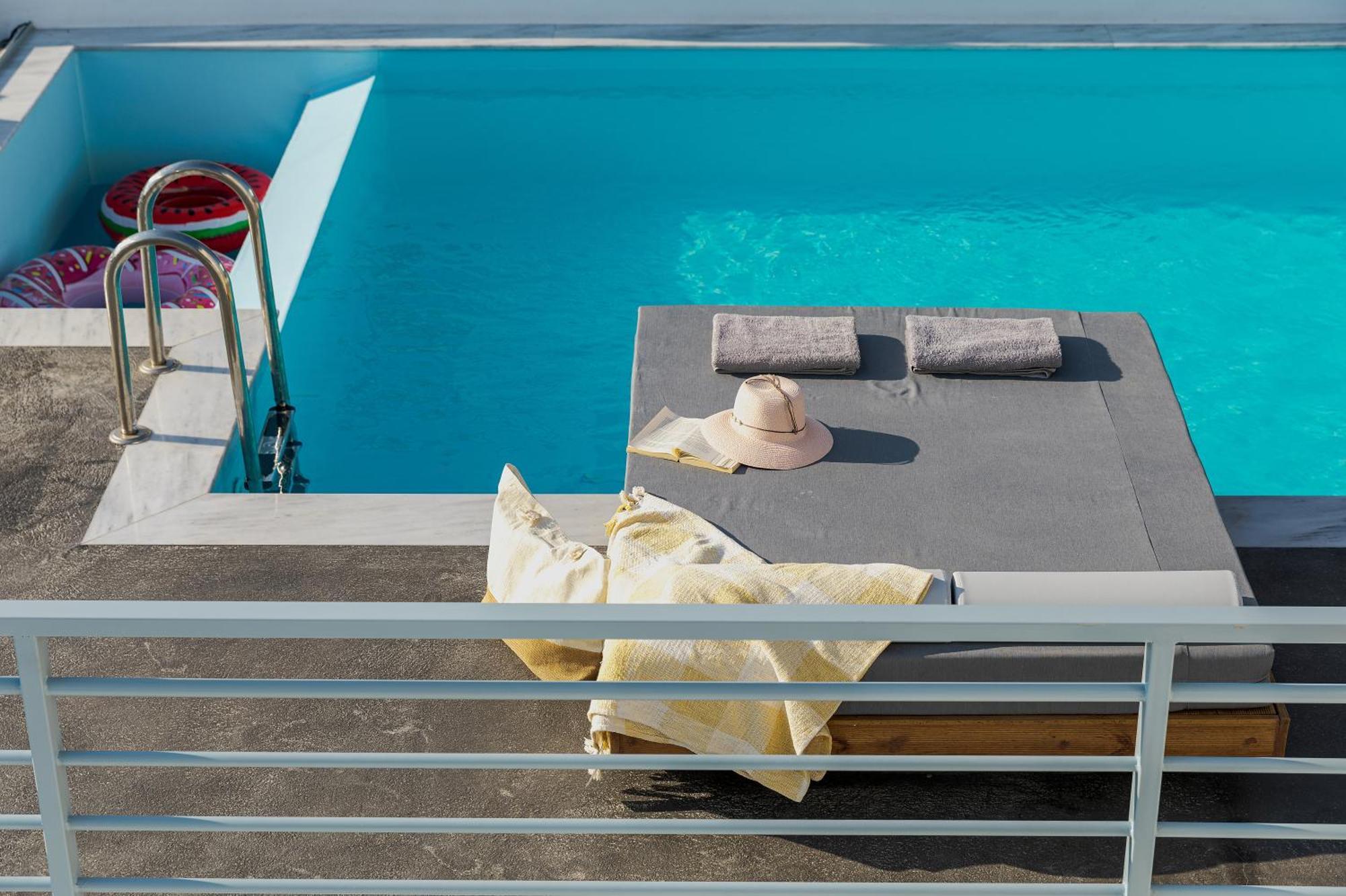 BlackStone Luxury Suites Emporio  Extérieur photo